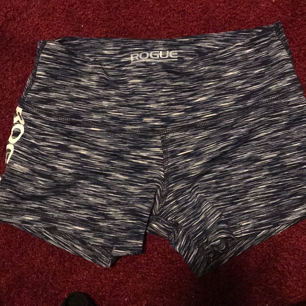 Rouge Booty Short